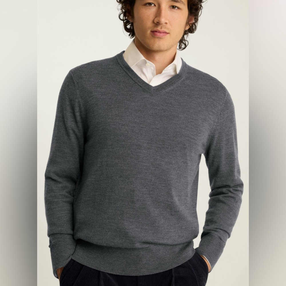 BONOBOS MENS VNECK 100% EXTRA FINE MERINO WOOL SWEATER CHARCOAL GREY SIZE LARGE